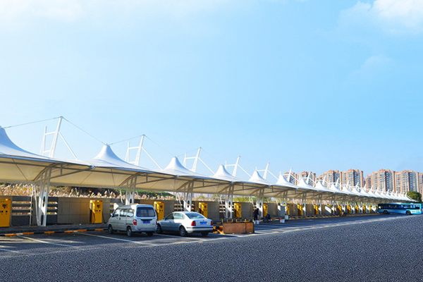 膜結(jié)構(gòu)車棚定制需要注意哪些方面?